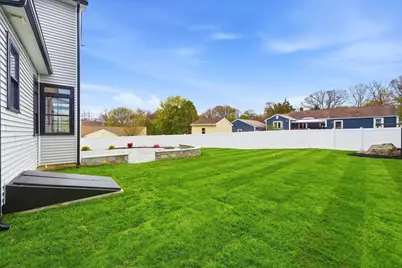 23 Day Cir, Woburn, MA 01801 - Photo 6