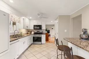 105 Green Meadow Dr, Tewksbury, MA 01876 - Photo 12