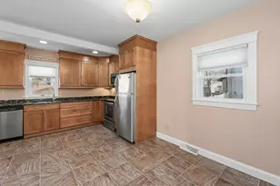 28 Garrison Ave, Haverhill, MA 01830 - Photo 6
