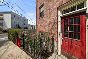 5 Garden Ct, Cambridge, MA 02138 - Photo 12