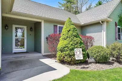 8 Carla Ln, Wilbraham, MA 01095 - Photo 2