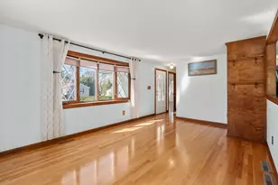 22 Buckingham Ave, West Springfield, MA 01089 - Photo 4