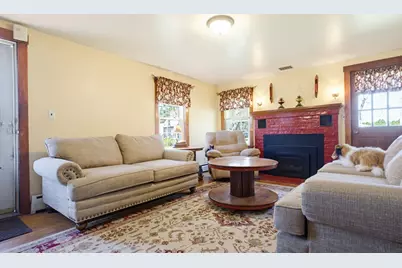 136 Chapel St, Gardner, MA 01440 - Photo 8