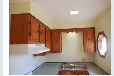 147 Jefferson St, Fall River, MA 02721 - Photo 4