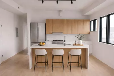 15 Clyde St #B, Somerville, MA 02145 - Photo 2