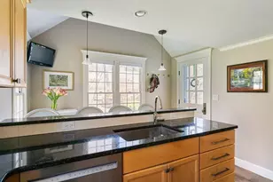 22 Standish Rd, Wellesley, MA 02481 - Photo 6