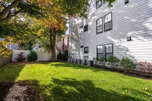 19 W Tremlett St, Boston, MA 02124 - Photo 16