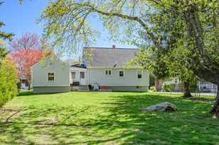 186 Compos St, Somerset, MA 02726 - Photo 4
