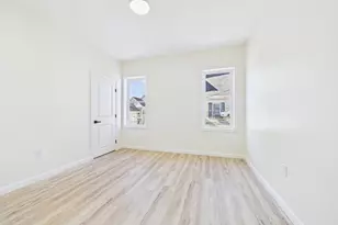 33 Crapo St, New Bedford, MA 02740 - Photo 24