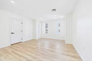 33 Crapo St, New Bedford, MA 02740 - Photo 4