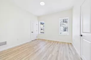 33 Crapo St, New Bedford, MA 02740 - Photo 12