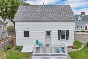 3 Madison St, Newburyport, MA 01950 - Photo 4