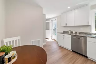 3 Madison St, Newburyport, MA 01950 - Photo 8