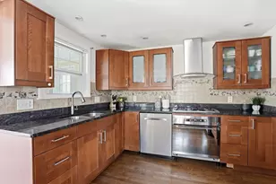 2 Irena Rd, Boston, MA 02124 - Photo 8