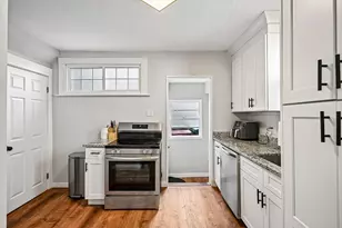 19 Sheldon St, Lowell, MA 01851 - Photo 12