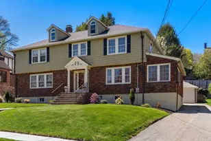 34 Lincoln St, Belmont, MA 02478 - Photo 2