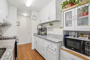 8 Shrewsbury Green Dr, Shrewsbury, MA 01545 - Photo 6