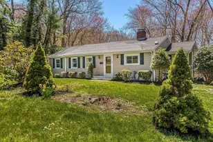 10 Country Club Dr, Walpole, MA 02081 - Photo 2
