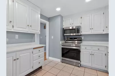 132 Woodley Ave, Boston, MA 02132 - Photo 8