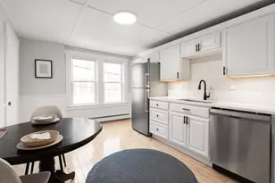 10 1/2 Herbert St, Salem, MA 01970 - Photo 4