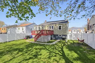 27 Banfield Ave, Boston, MA 02126 - Photo 16