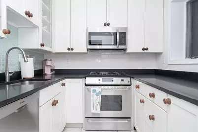 18 Melrose St #1, Boston, MA 02116 - Photo 8