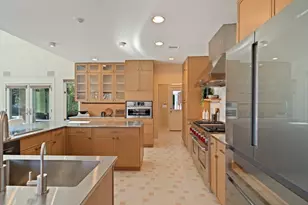 20 Montrose St, Newton, MA 02458 - Photo 10