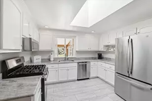 106 Pine St, Yarmouth, MA 02675 - Photo 10