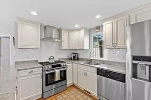 28 Manomet Beach Blvd, Plymouth, MA 02360 - Photo 4