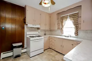 79 Woodlawn St, Fall River, MA 02720 - Photo 10