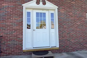 52 Prospect St, Greenfield, MA 01376 - Photo 2