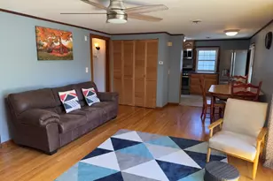 52 Prospect St, Greenfield, MA 01376 - Photo 4