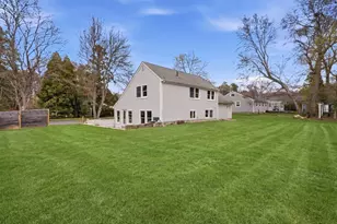 16 Beverly St, Dartmouth, MA 02747 - Photo 2