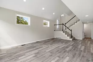 16 Beverly St, Dartmouth, MA 02747 - Photo 14