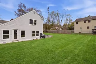 16 Beverly St, Dartmouth, MA 02747 - Photo 4