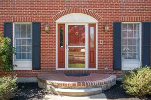 7 Farm Pond Ln, Franklin, MA 02038 - Photo 2