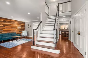 7 Farm Pond Ln, Franklin, MA 02038 - Photo 4
