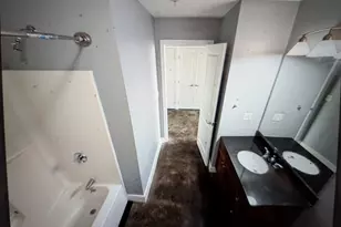 21 Illinois St, Worcester, MA 01610 - Photo 8