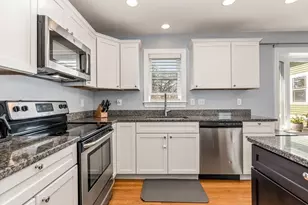 10 Irma St, Boston, MA 02124 - Photo 10