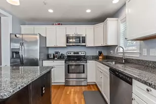 10 Irma St, Boston, MA 02124 - Photo 8