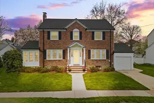 8 Myles Standish Rd, Boston, MA 02132 - Photo 4