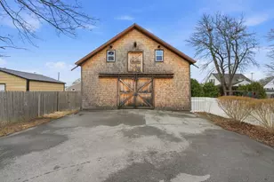 73 Moore St, Fall River, MA 02720 - Photo 4