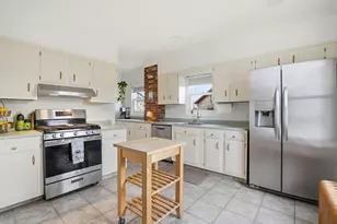 73 Moore St, Fall River, MA 02720 - Photo 16