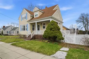73 Moore St, Fall River, MA 02720 - Photo 2