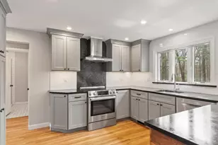 19 Hitchinpost Rd, Chelmsford, MA 01824 - Photo 4