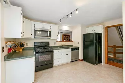 9 Eaton Ct #9, Haverhill, MA 01832 - Photo 10