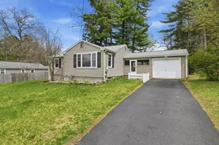 33 Overhill Dr, Springfield, MA 01129 - Photo 2