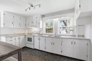 16 Pleasant St, Salem, MA 01970 - Photo 16