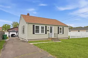 54 Shaw Park Ave, Chicopee, MA 01013 - Photo 4