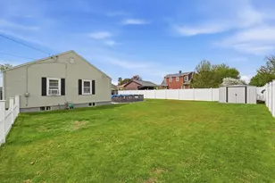 54 Shaw Park Ave, Chicopee, MA 01013 - Photo 32